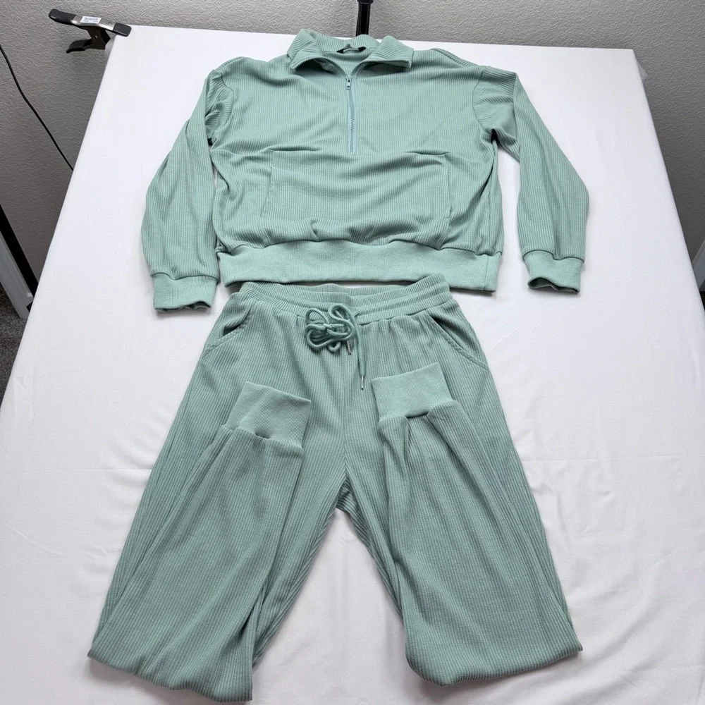 PRETTY-GARDEN knitted loungewear outfit. Ribbed 2pc set